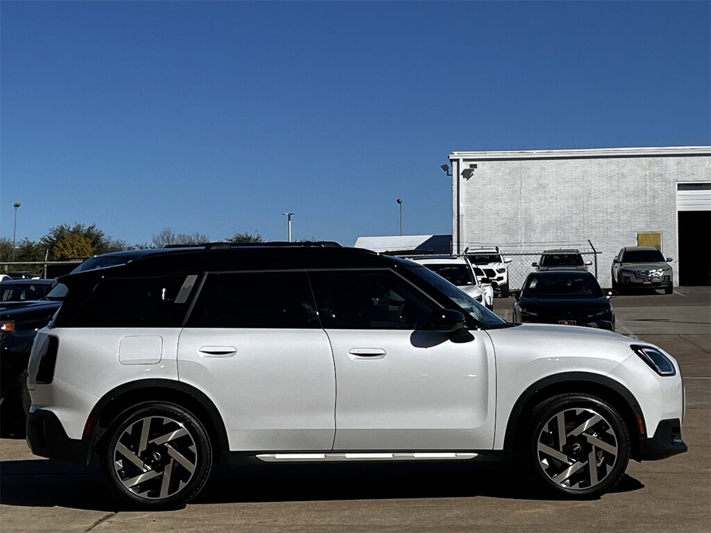 Used 2025 MINI Countryman Base ALL4 w/Panoroof/18-in Alloy SUV