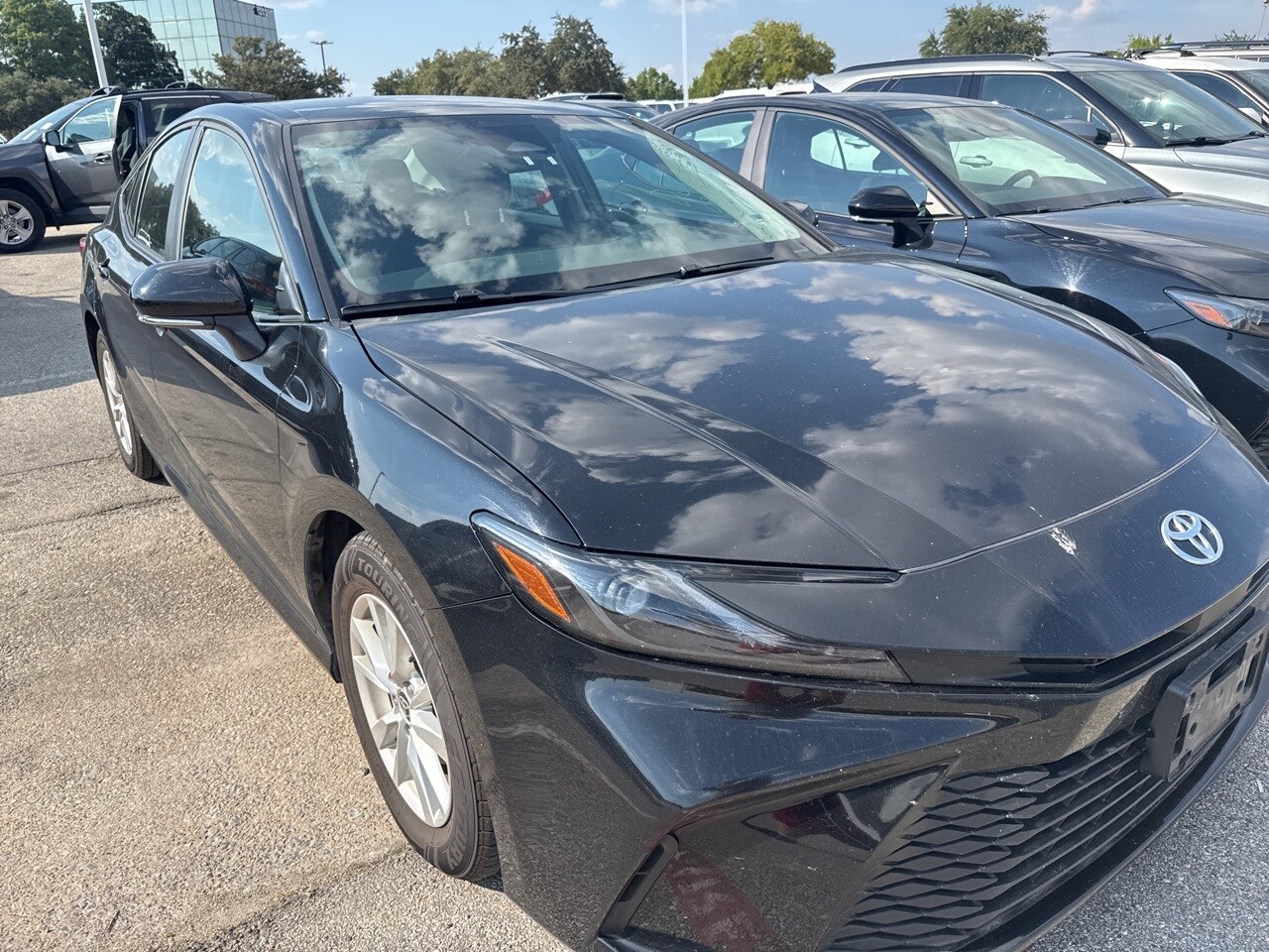 2025 Toyota Camry LE photo 3