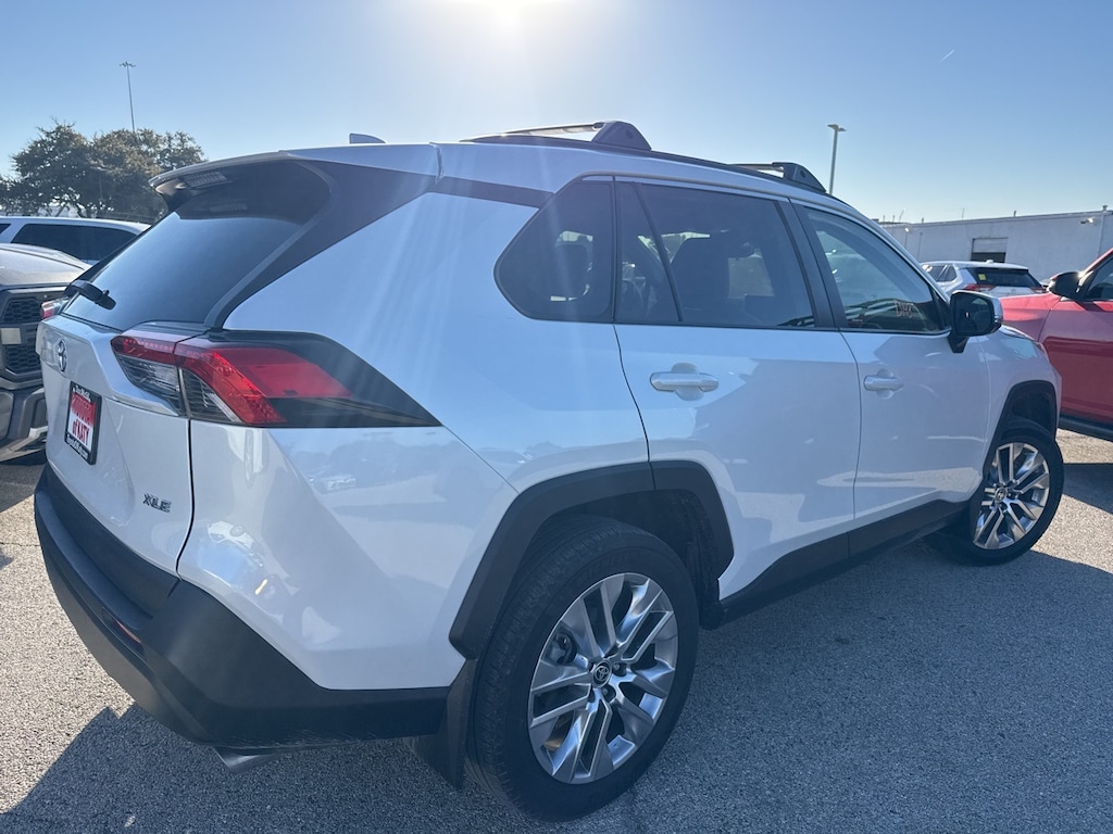 Used 2023 Toyota RAV4 XLE Premium w/Sunroof/Leather/19-in Alloy SUV
