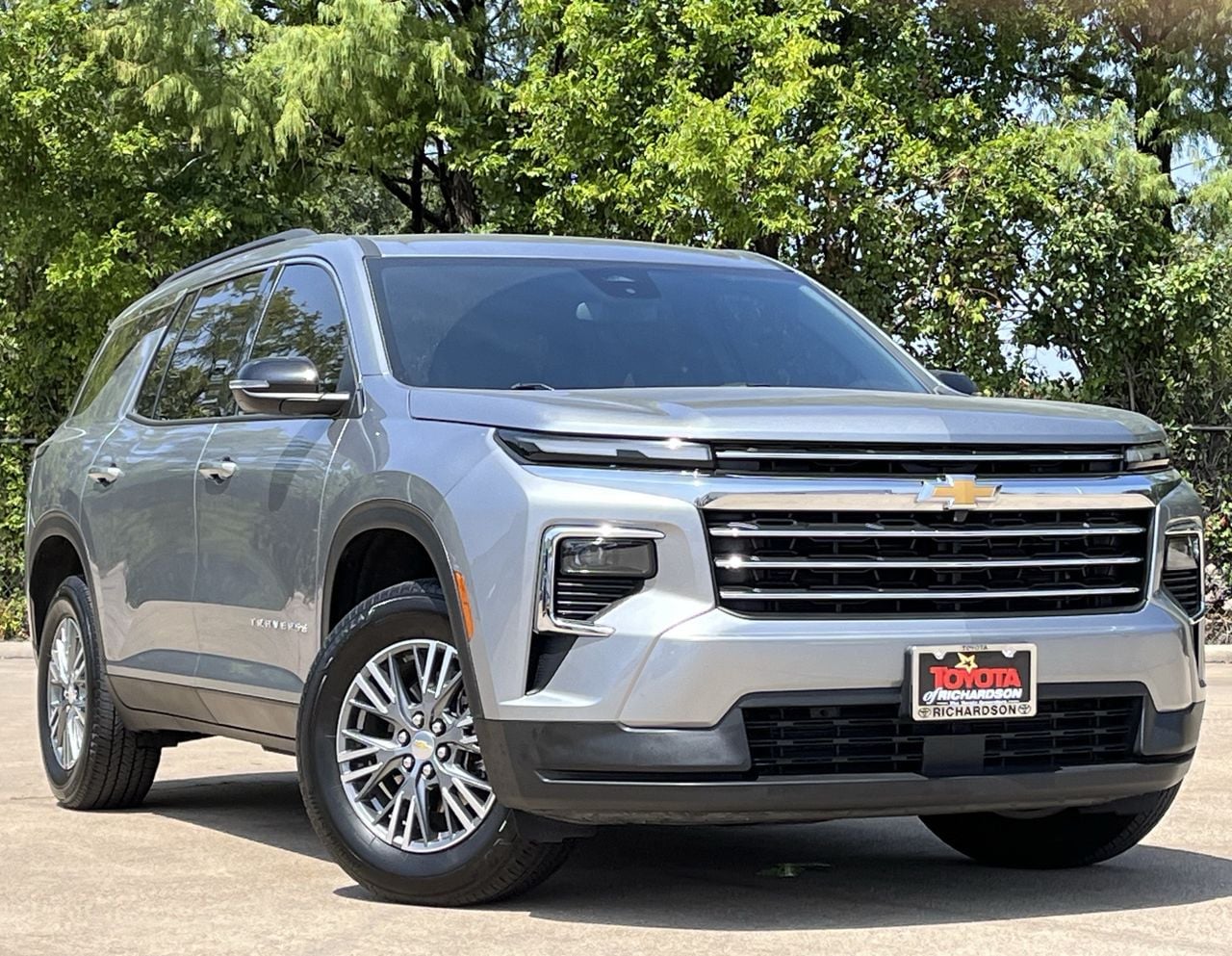 Sterling Gray 2025 Chevrolet Traverse SUV / Crossover Front-Wheel Drive 8-Speed Automatic