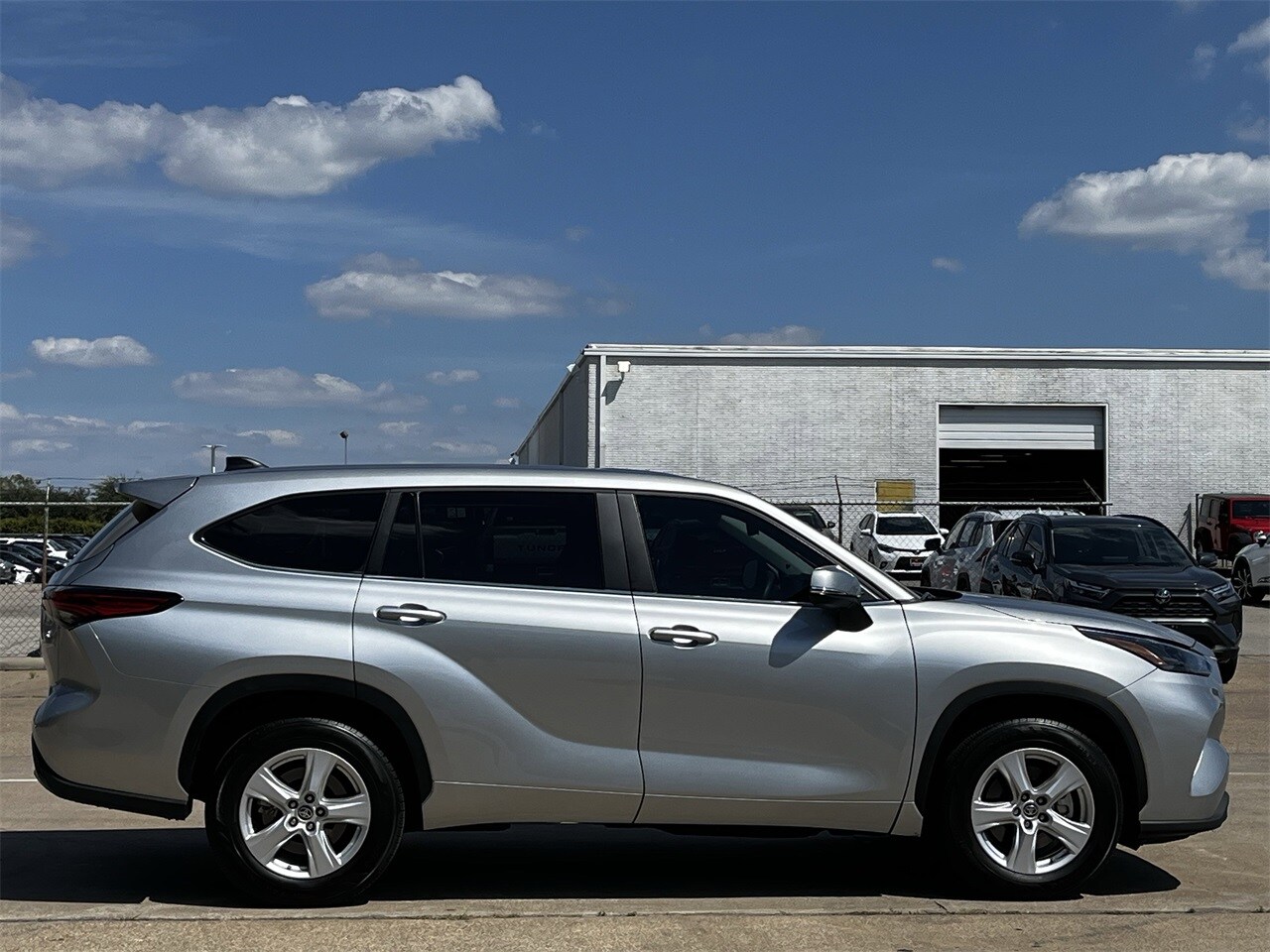2023 Toyota Highlander Limited Platinum XLE XSE photo 3