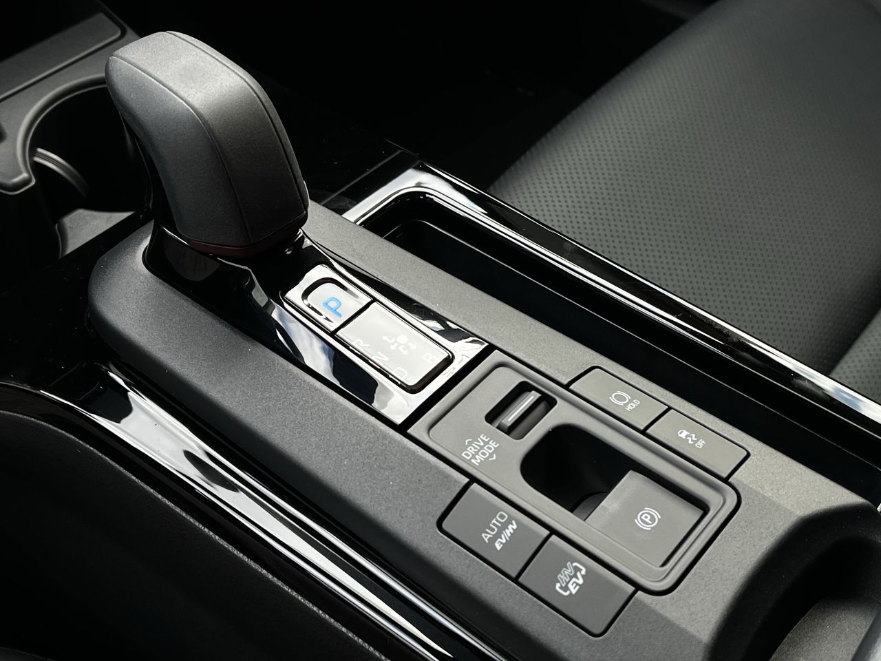 2026 Toyota Prius Plug-in Hybrid XSE Premium - Photo 17