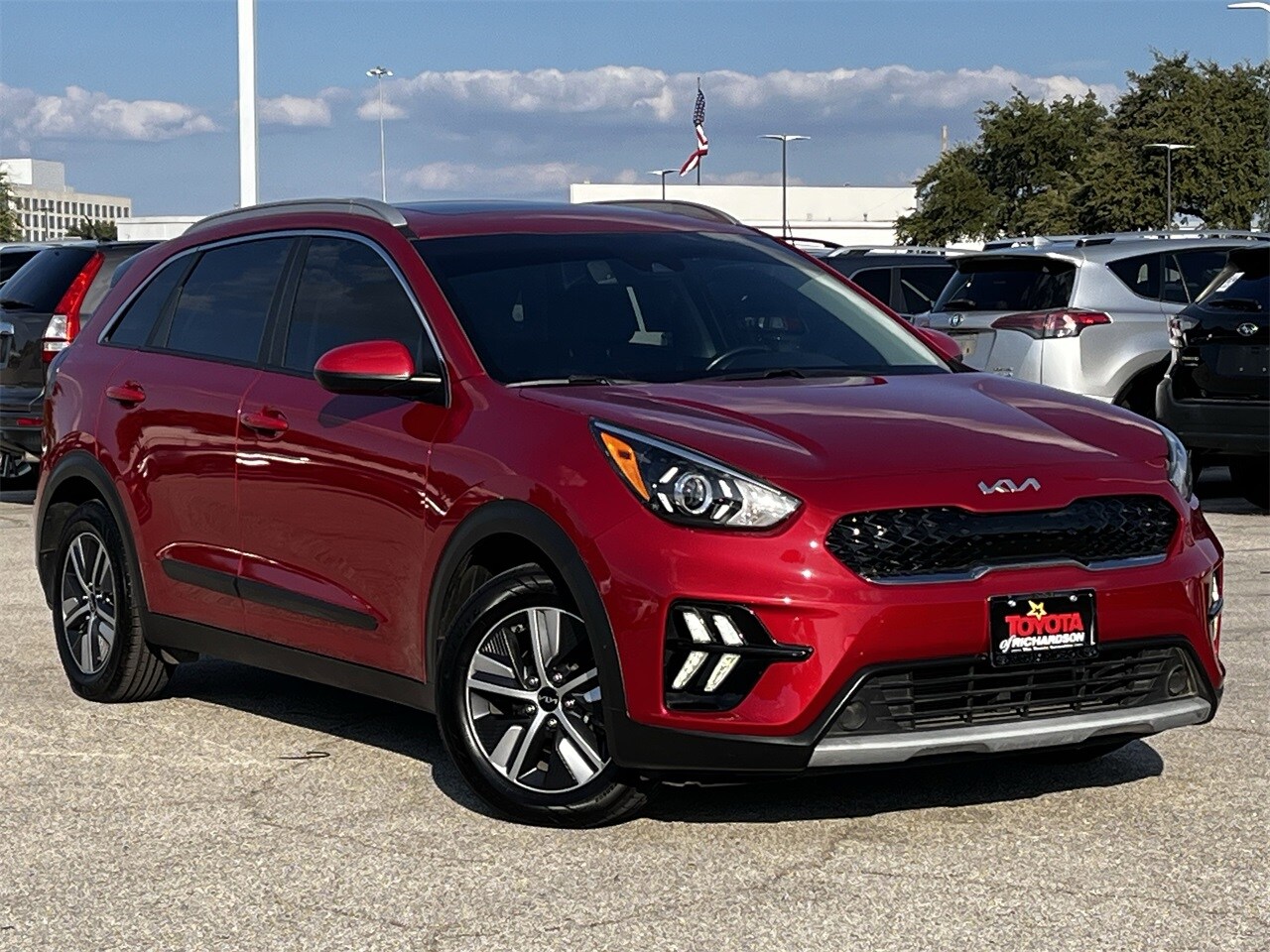 2022 Kia Niro LXS photo 2