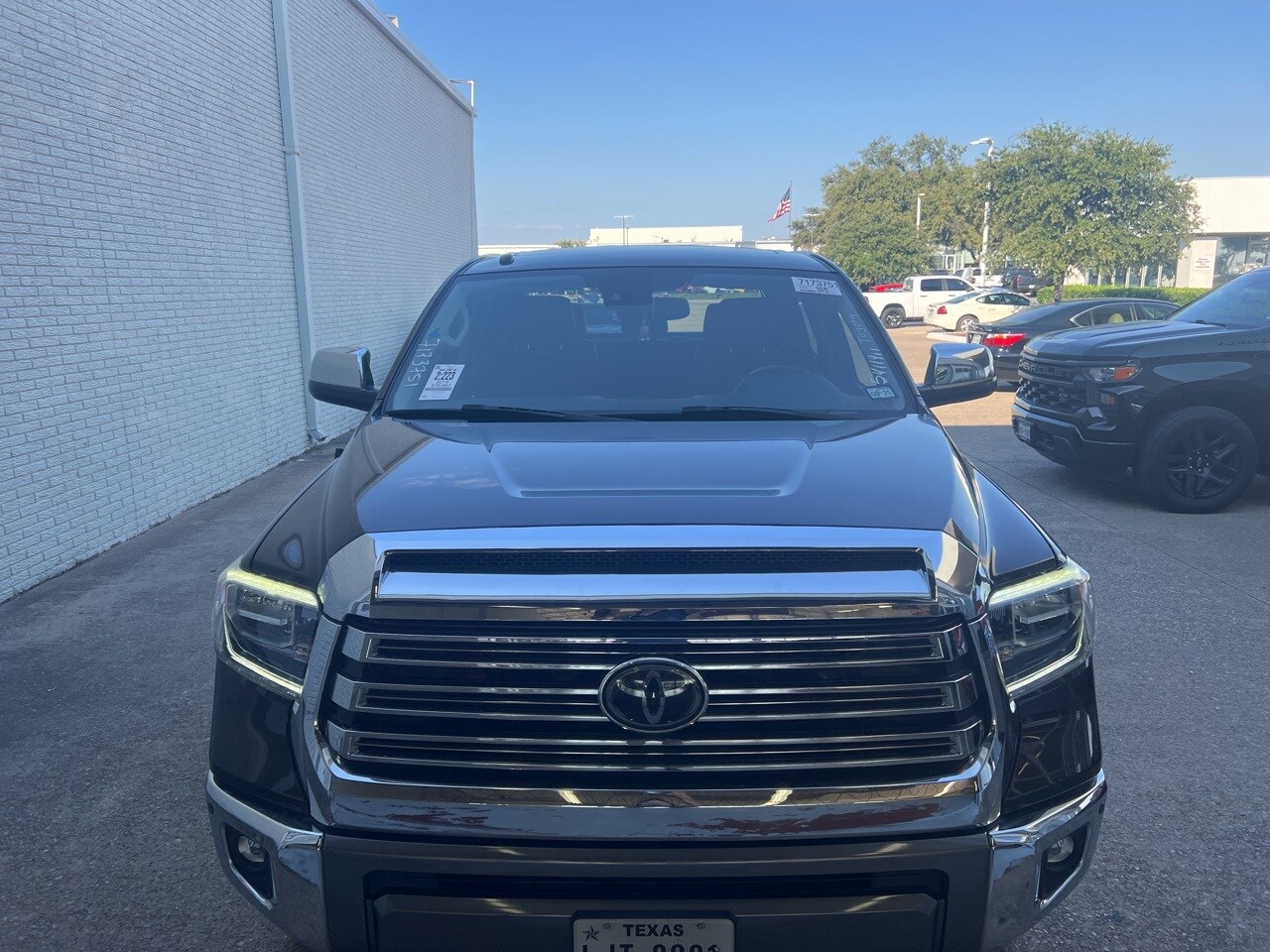 2019 Toyota Tundra Platinum Grade photo 2