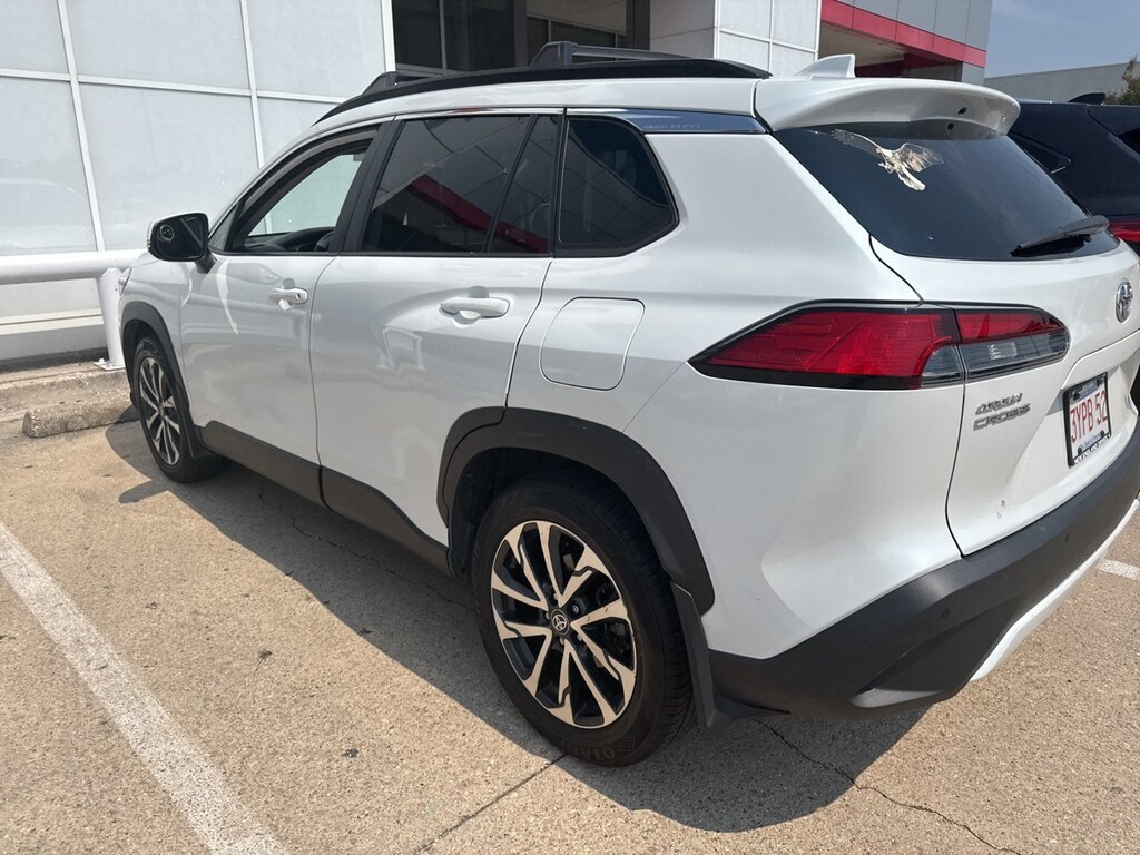 Used 2022 Toyota Corolla Cross XLE w/Moonroof/Leather/18-in Alloy SUV