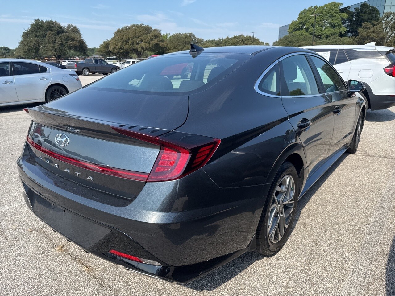 2022 Hyundai Sonata SEL photo 4