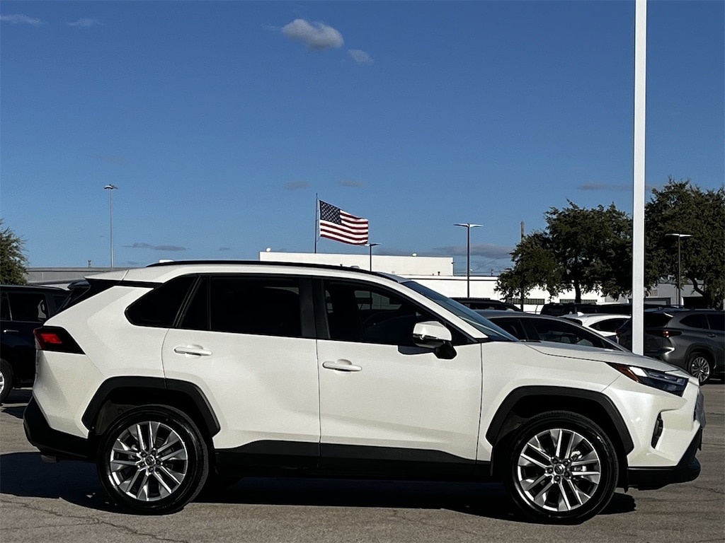 Used 2022 Toyota RAV4 XLE Premium w/Sunroof/Leather/19-in Alloy SUV