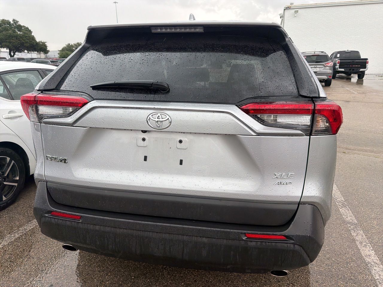 View vehicle photo 5