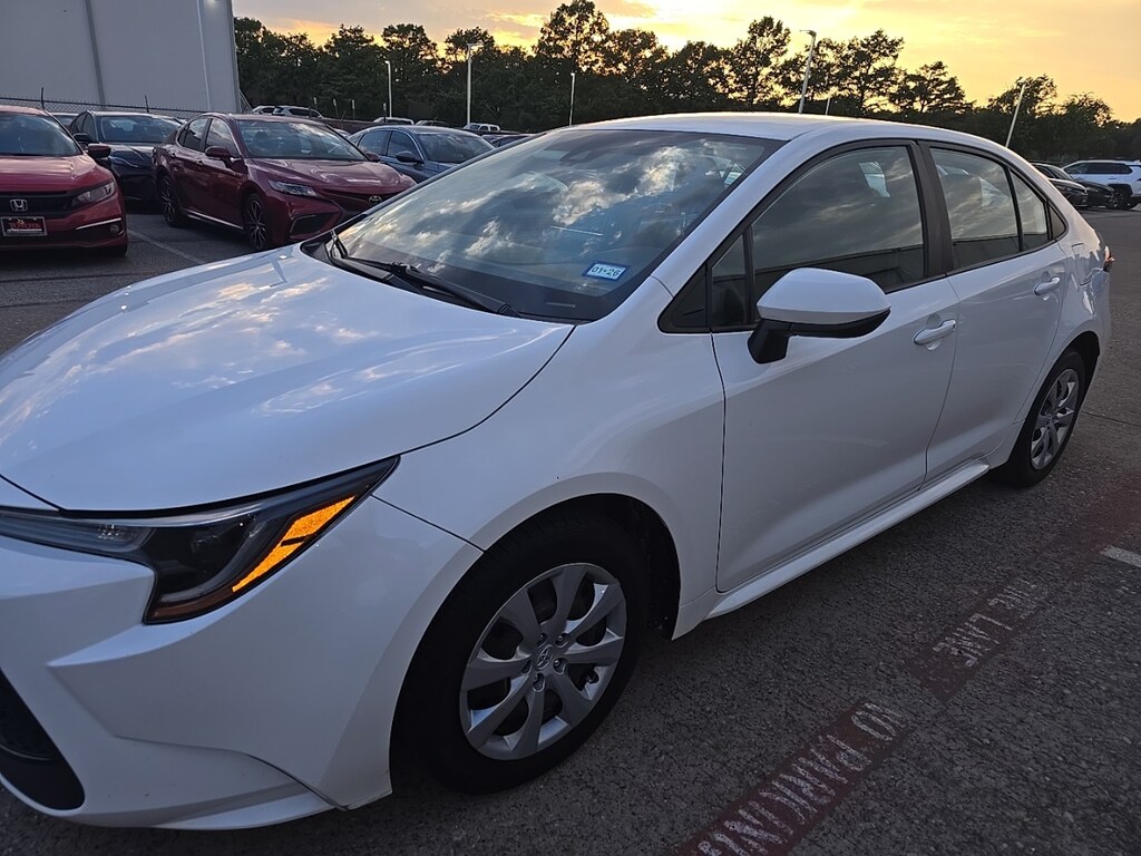 Used 2022 Toyota Corolla LE w/Exterior Parking Camera Rear Sedan