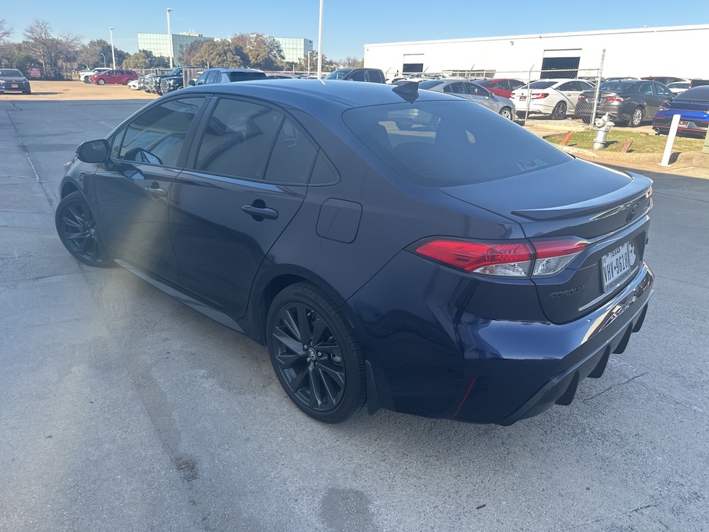 Used 2024 Toyota Corolla SE w/18-Inch Alloy w/Graphite-Colored Finish Sedan