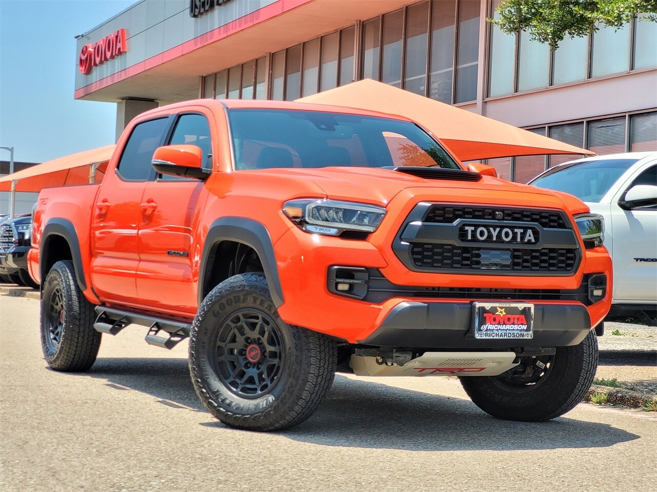 2023 Toyota Tacoma TRD Pro V6 photo 2