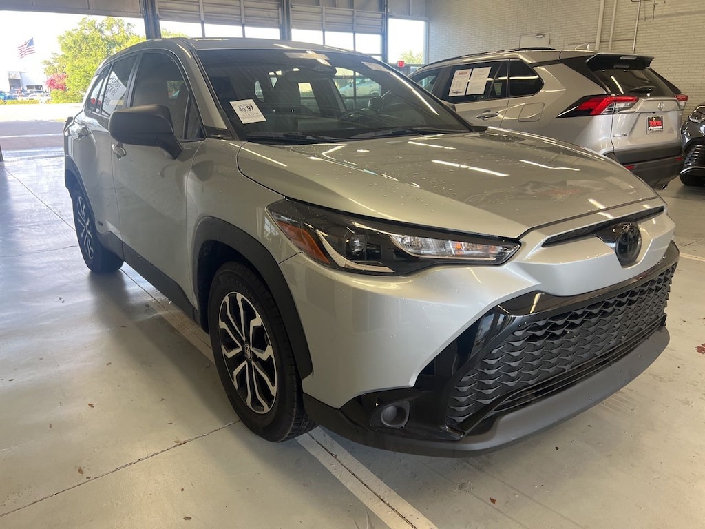 Used 2024 Toyota Corolla Cross Hybrid Hybrid S w/17-Inch Silver-Colored Alloy Wheels SUV