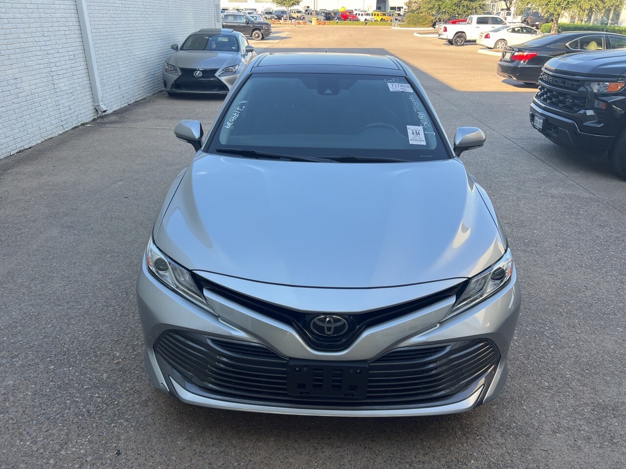 2019 Toyota Camry XLE photo 2