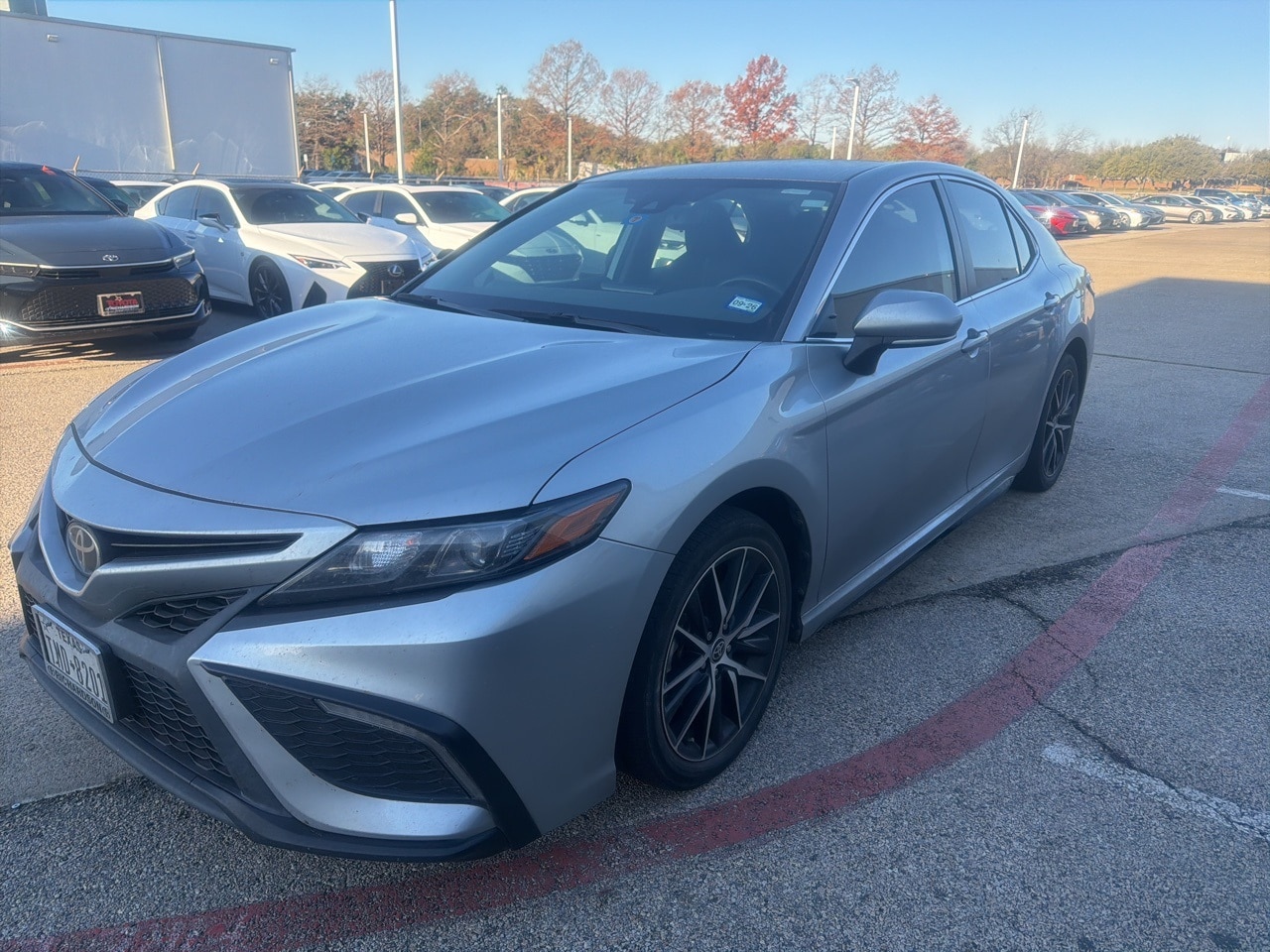 2024 Toyota Camry SE's photo
