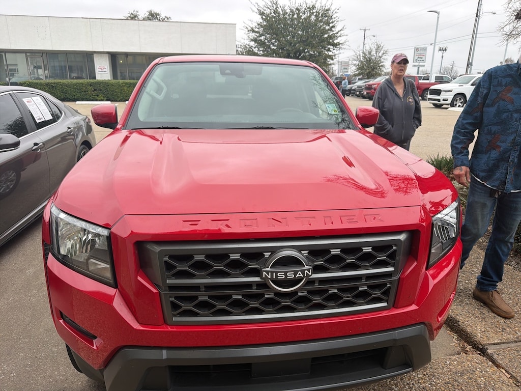 Used 2023 Nissan Frontier SV w/17-Inch Alloy Wheels Truck Crew Cab