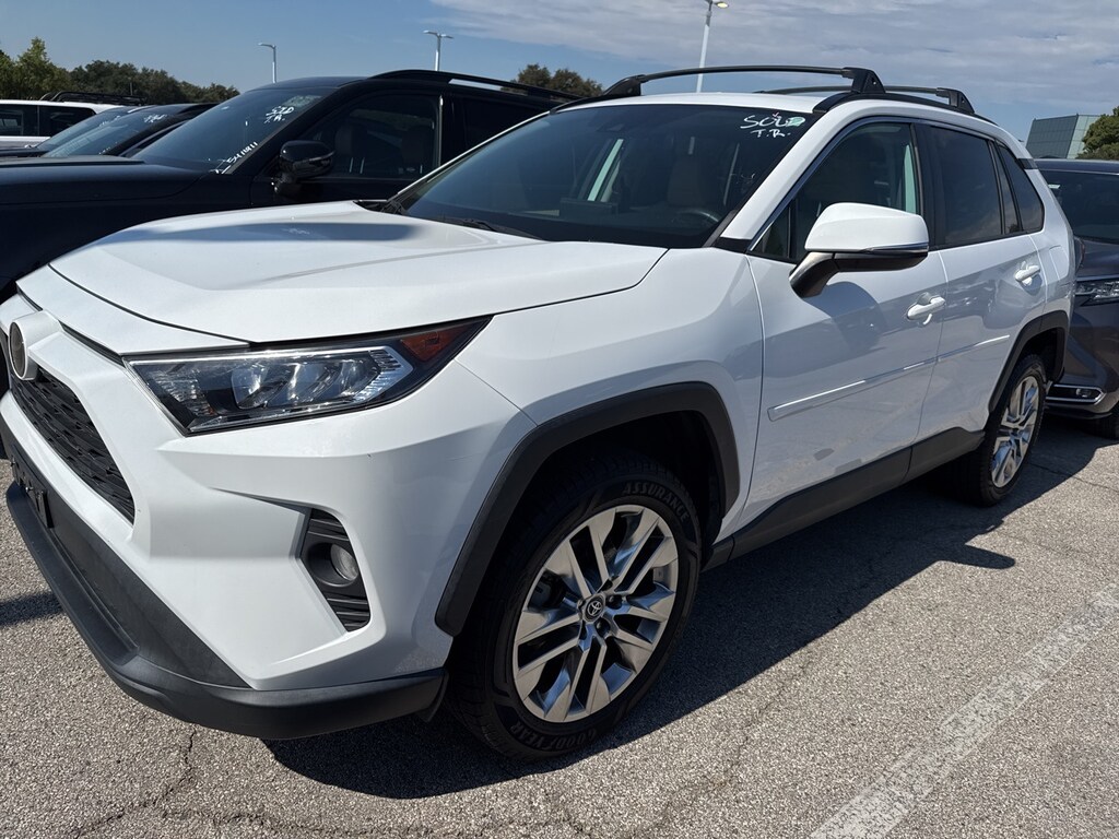 Used 2020 Toyota RAV4 XLE Premium w/Sunroof/Leather/19-in Alloy SUV