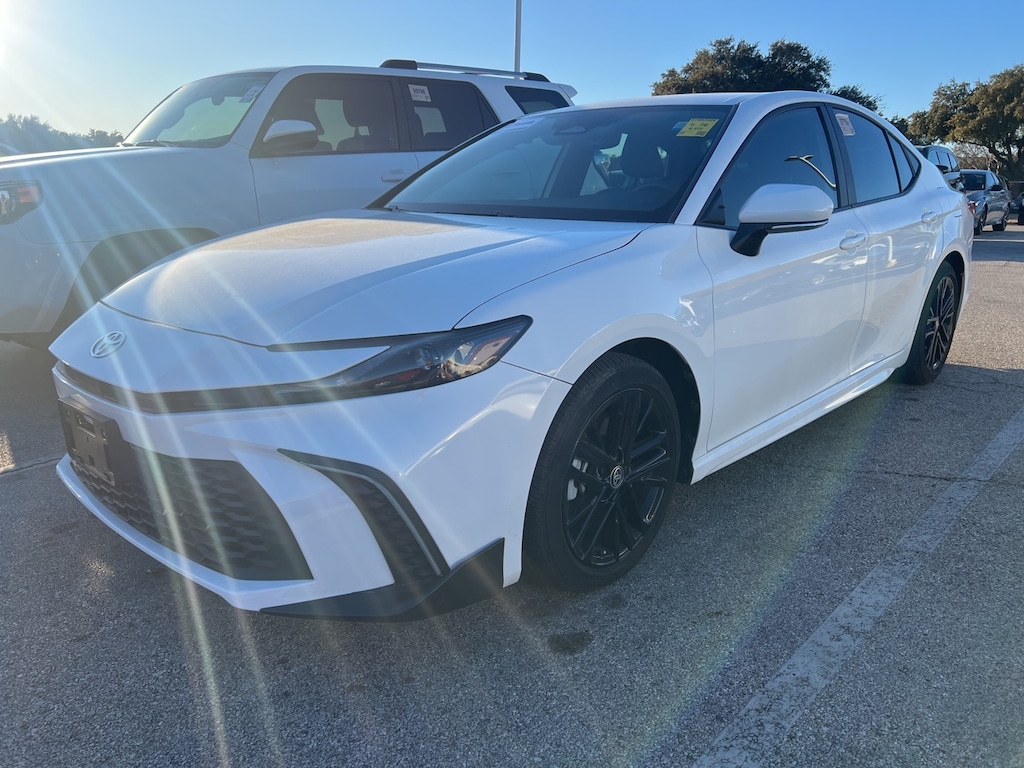 Used 2025 Toyota Camry SE Sedan