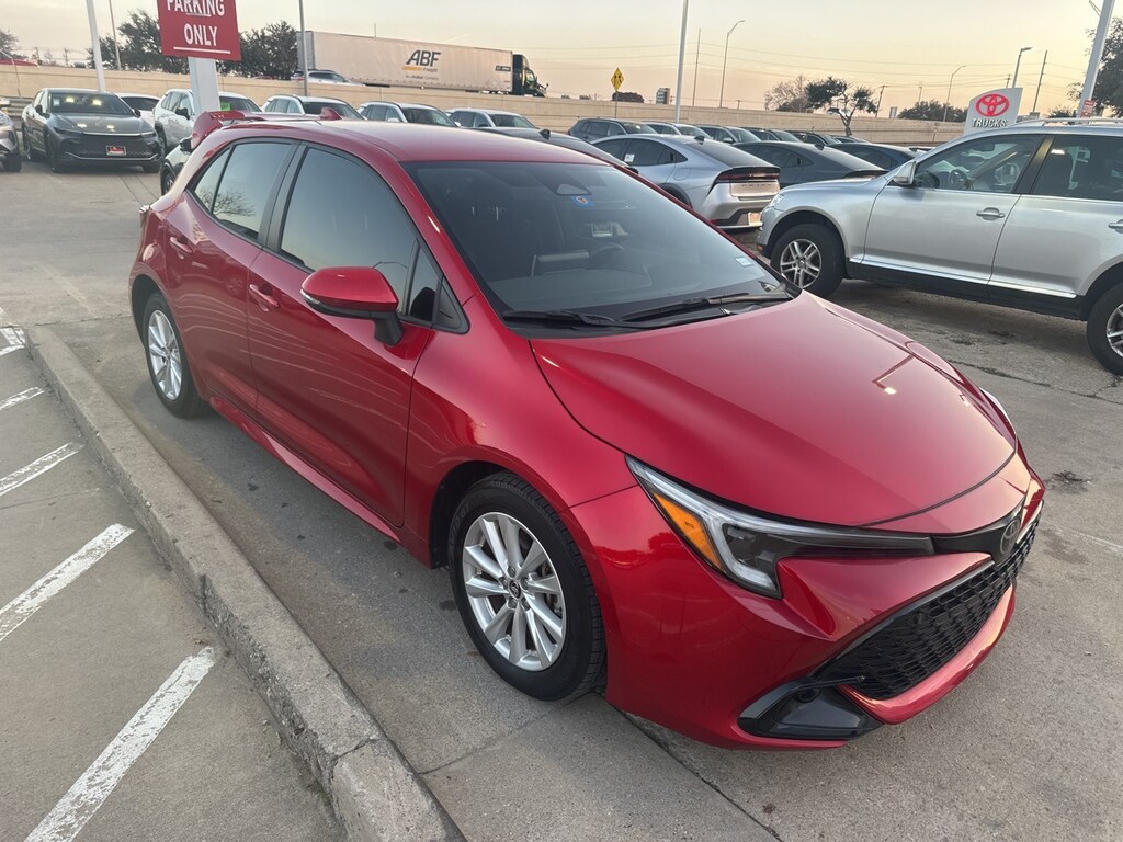 Used 2023 Toyota Corolla Hatchback SE Hatchback