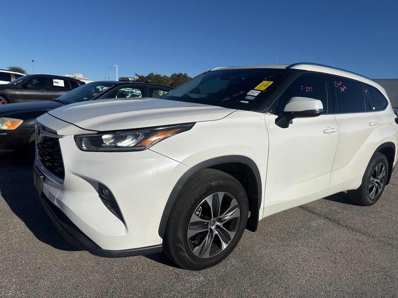 2020 Toyota Highlander XLE's photo