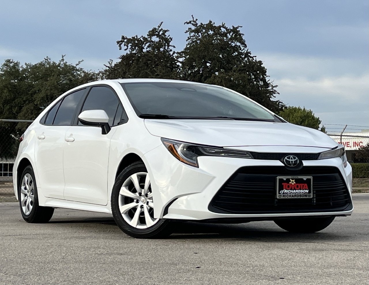 Used 2026 Toyota Corolla LE w/8-in Toyota Audio Multimedia System Sedan