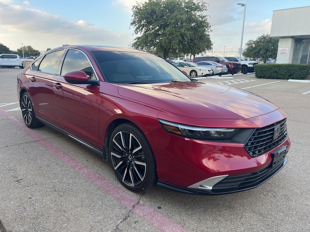 Used 2023 Honda Accord Hybrid Touring w/Nav/Lthr/SR/19-in Alloy Sedan