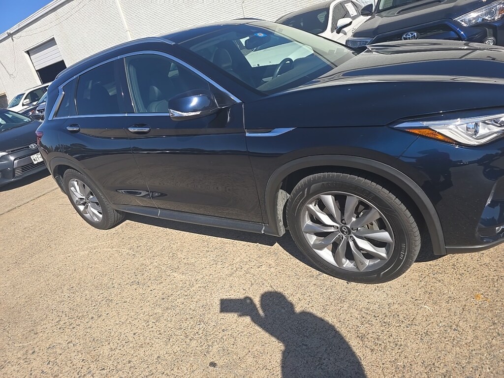 Used 2021 INFINITI QX50 Luxe w/Moonroof/Leather/10-in Alloy Wheels SUV