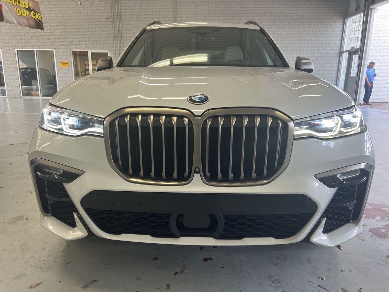 Used 2020 BMW X7 M50i with VIN 5UXCX6C0XL9B15858 for sale in Richardson, TX