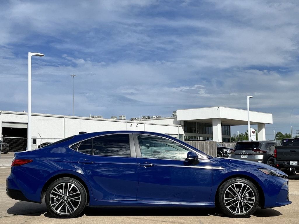 Used 2025 Toyota Camry XLE Premium w/Panoramic Glass Roof/HUD/JBL Sedan