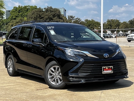 2025 Toyota Sienna LE 8 Passenger Van Passenger Van