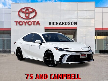 2025 Toyota Camry SE w/18-Inch Black-Finished Alloy Sedan