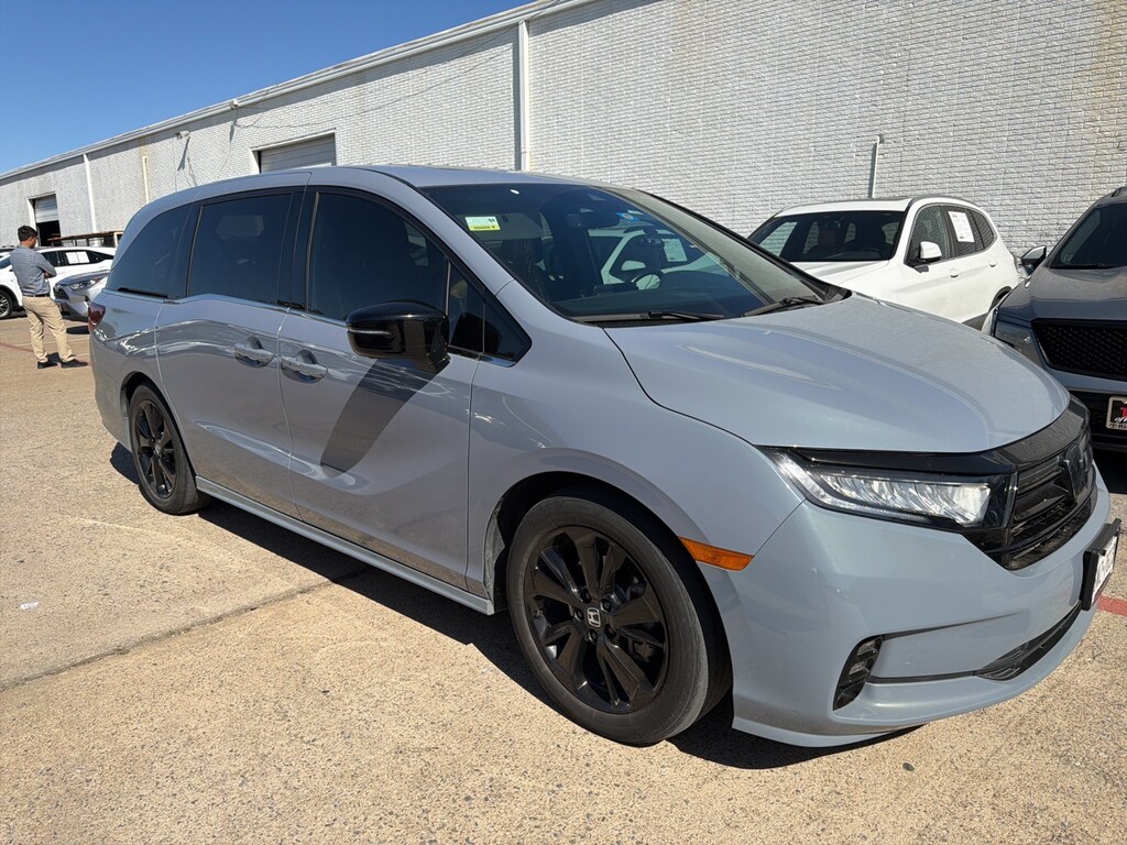 Used 2023 Honda Odyssey Sport w/Sunroof/Leather/19-in Alloy Van