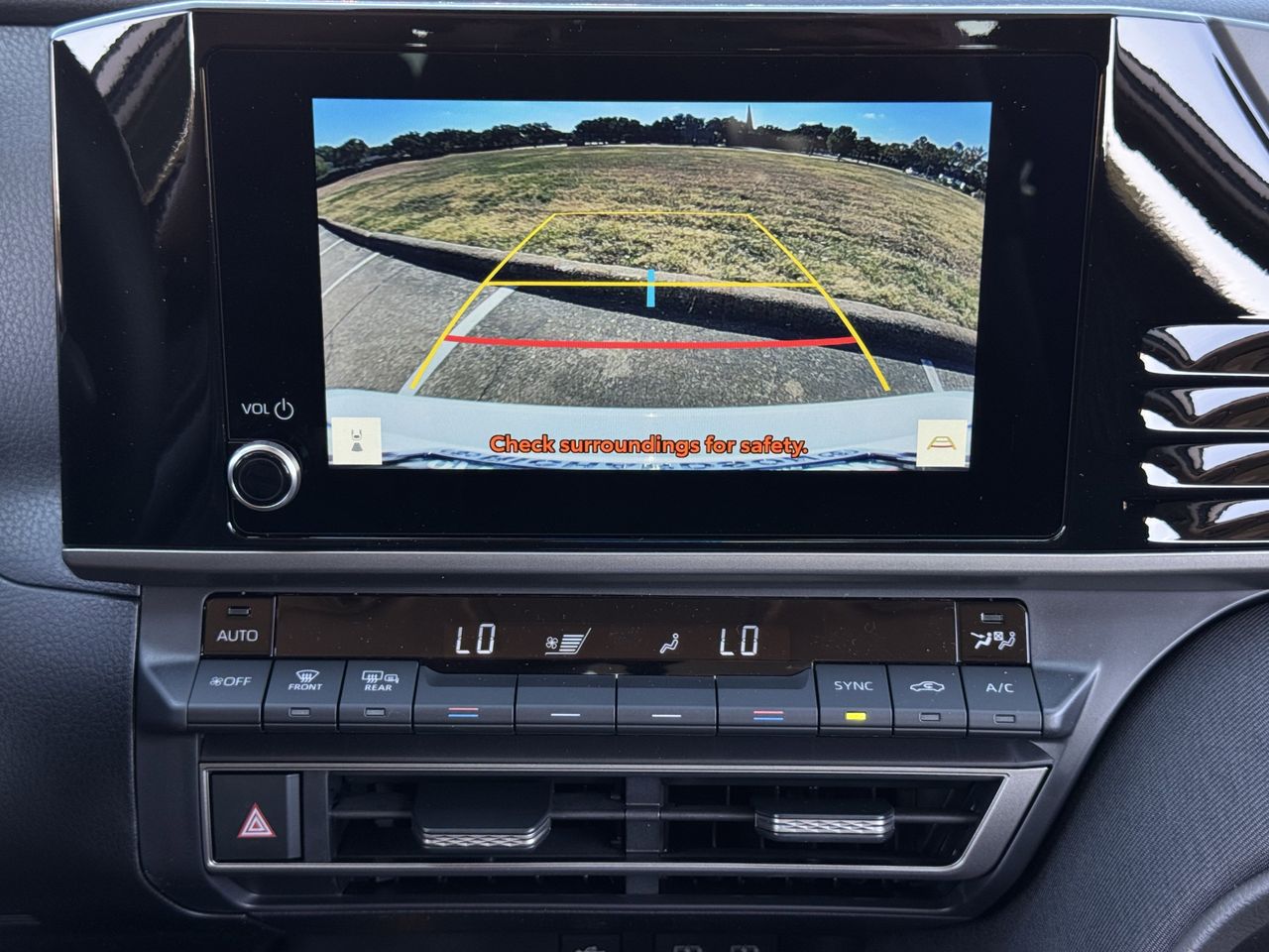 2026 Toyota Camry LE - Photo 14
