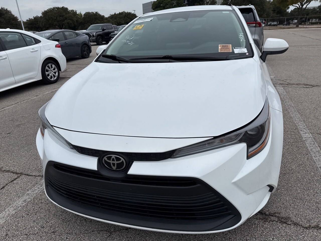 2023 Toyota Corolla LE photo 2