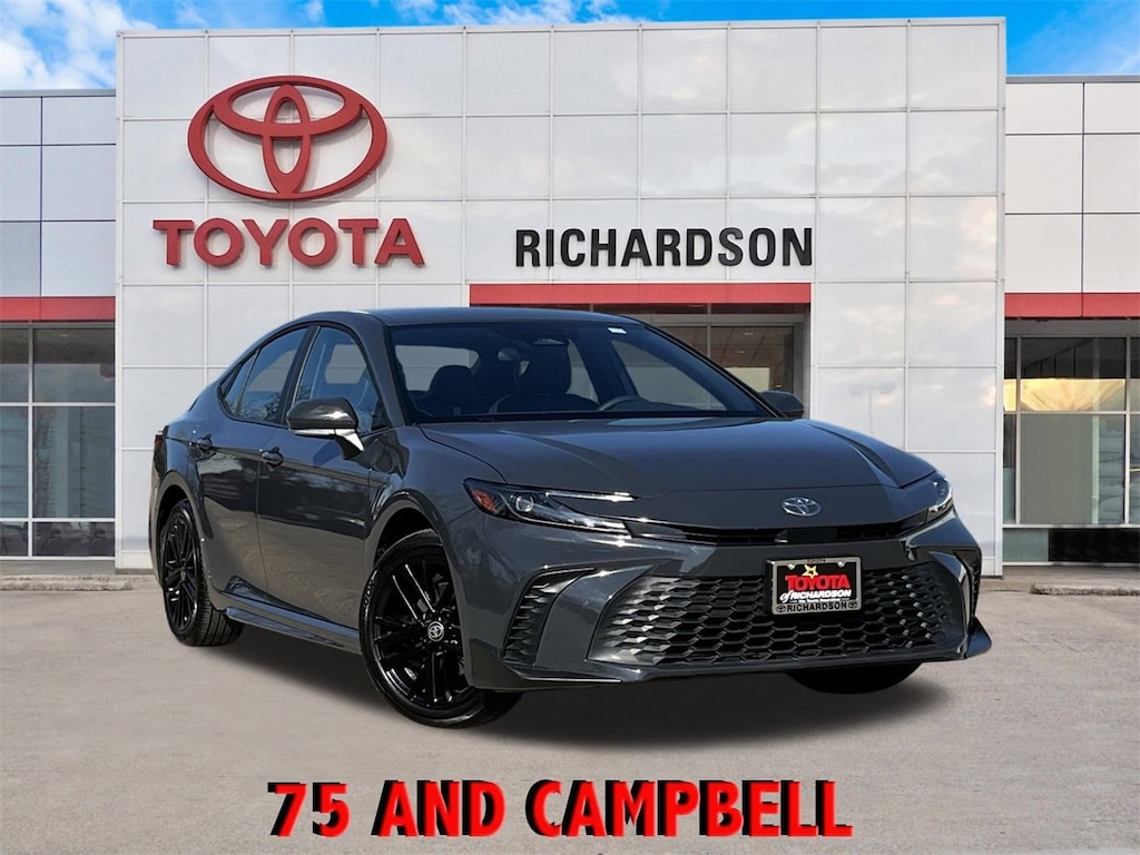 Used 2025 Toyota Camry SE w/Wheels: 18-Inch Black-Finished Alloy Sedan