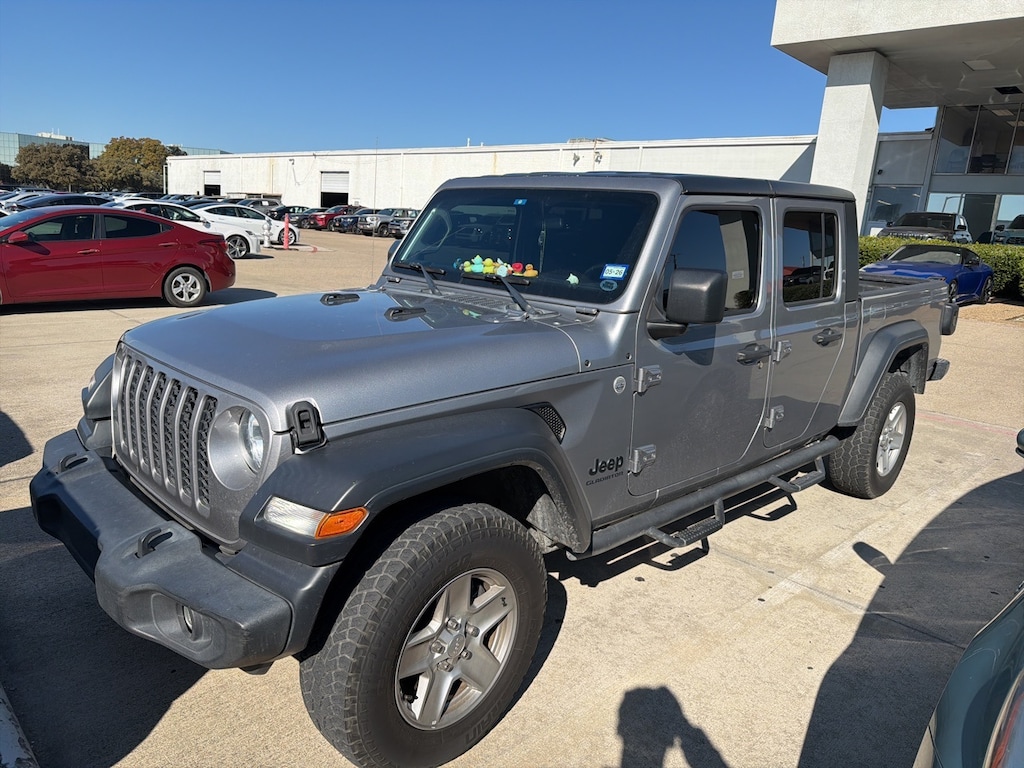 Used 2020 Jeep Gladiator Sport w/Technology Pkg/Convenience Pkg/17-in Alloy Truck Crew Cab