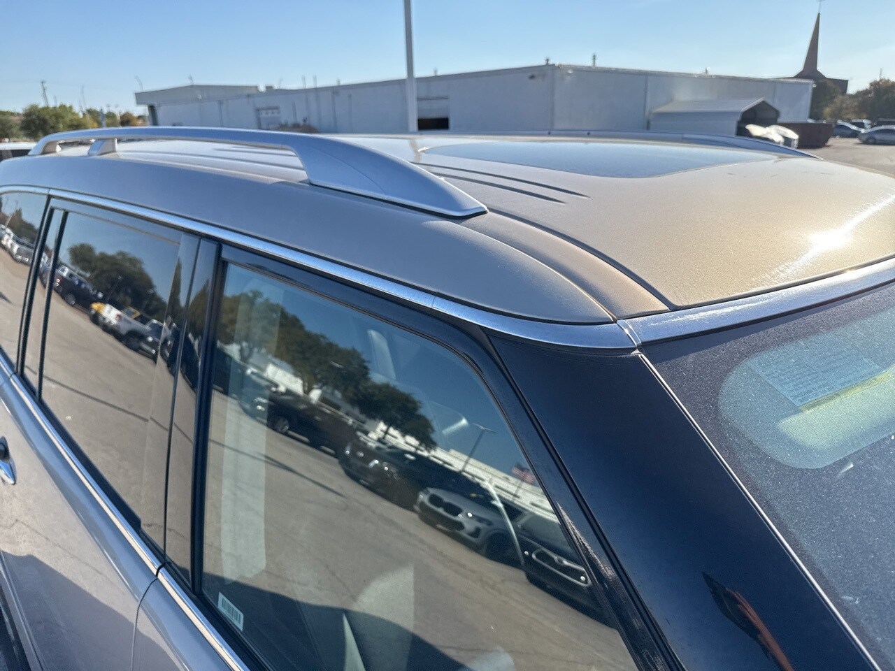 2023 Infiniti QX80 Luxe photo 4