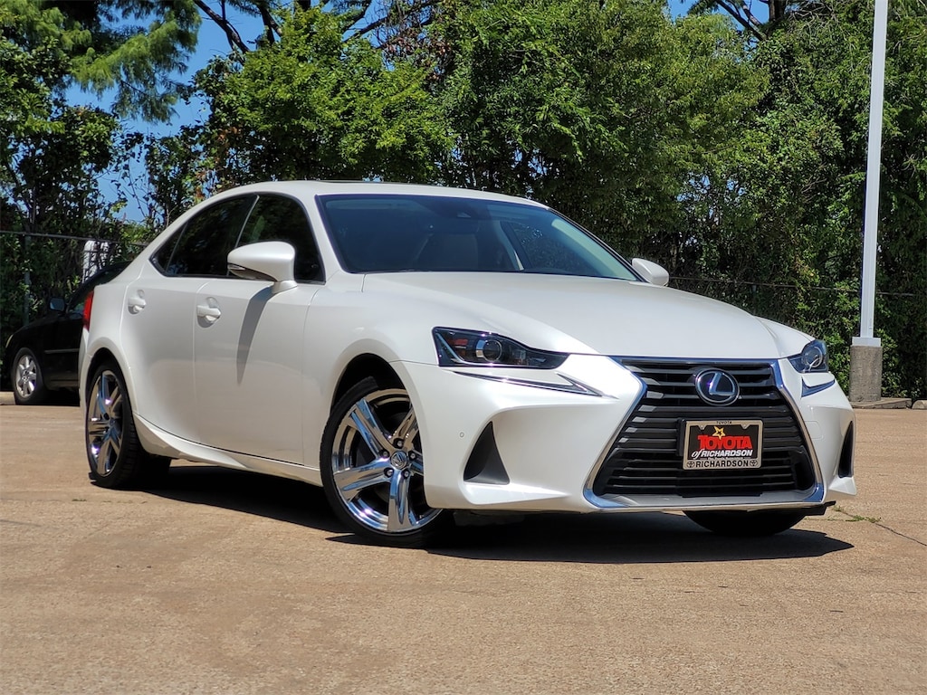 Used 2017 Lexus IS 200t 200t Premium w/Intuitive Park Assist Sedan