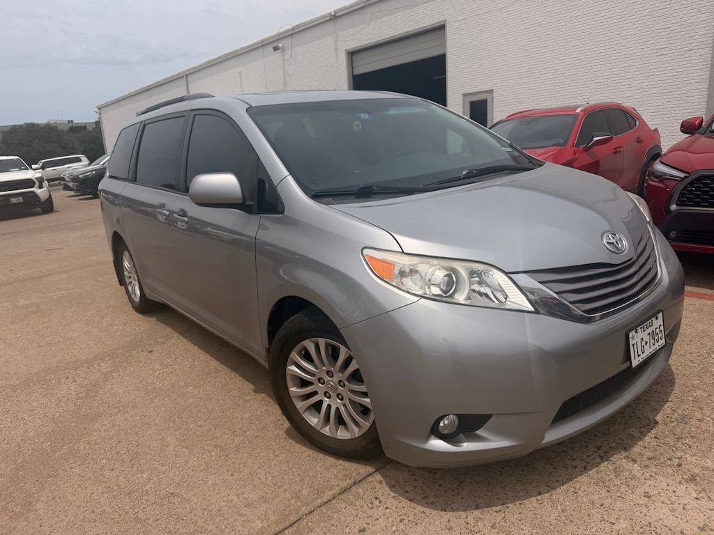 Used 2015 Toyota Sienna XLE 8 Passenger Van