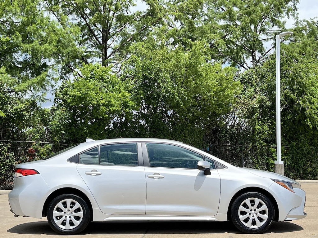 Used 2025 Toyota Corolla LE w/Radio: 8-Inch Toyota Audio Multimedia Sedan