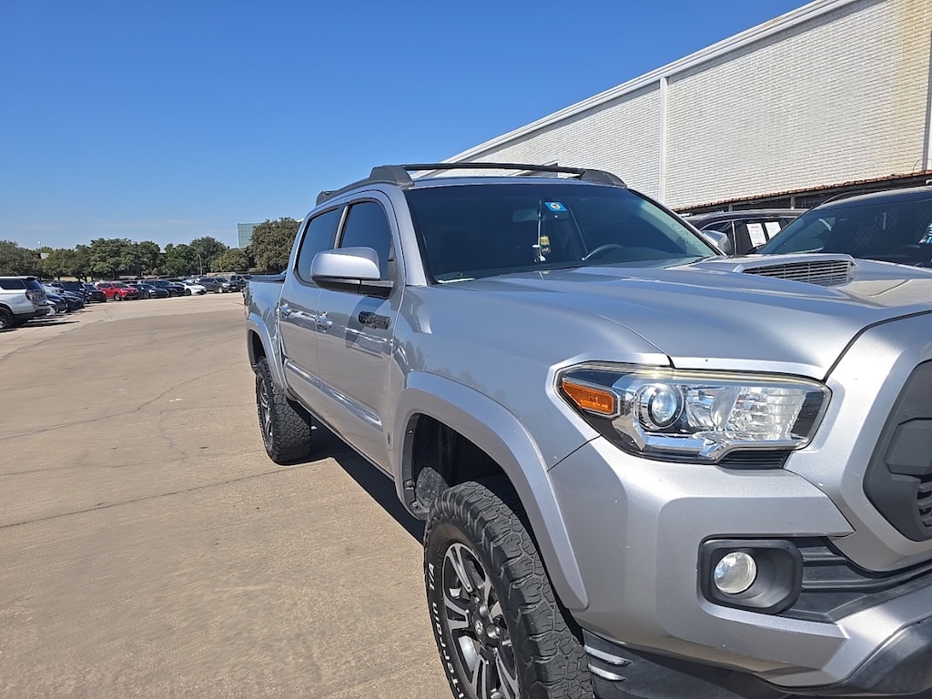 Used 2017 Toyota Tacoma TRD Sport w/17-Inch x 7.5 Machined Alloy Truck Double Cab
