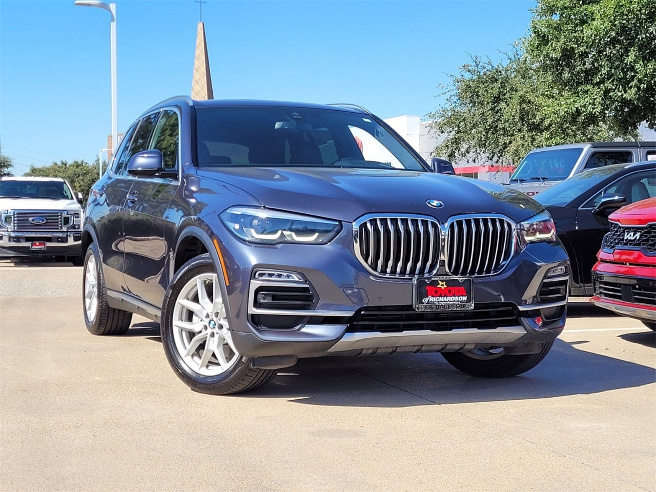 Used 2019 BMW X5 40i with VIN 5UXCR6C5XKLK83262 for sale in Richardson, TX