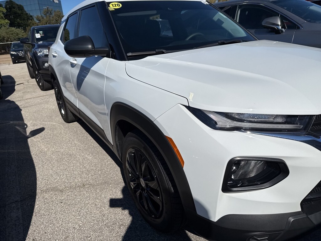 Used 2023 Chevrolet Trailblazer LS w/17-Inch Silver-Painted Aluminum SUV