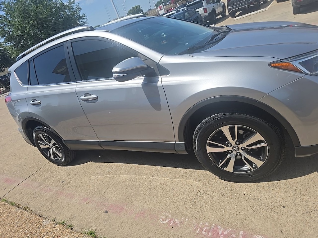 Used 2018 Toyota RAV4 XLE w/Power Premium Extra Value Package SUV