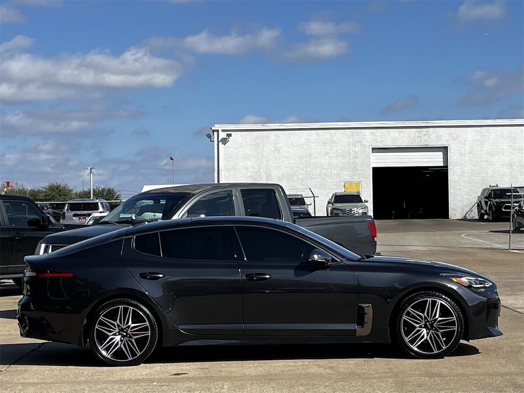 Used 2022 Kia Stinger GT1 w/Navigation/Sunroof/Leather/19-in Alloy Sedan