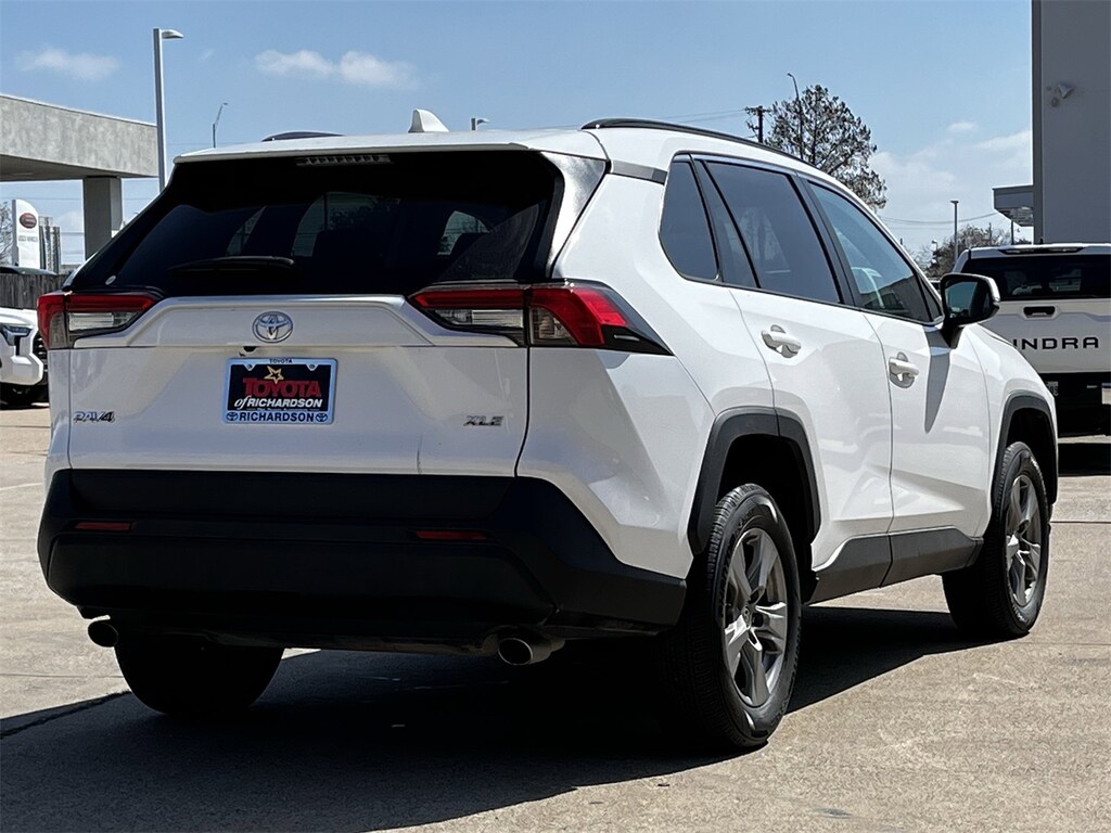 Used 2024 Toyota RAV4 XLE w/Wheels: 17-Inch 5-Spoke Silver Alloy SUV