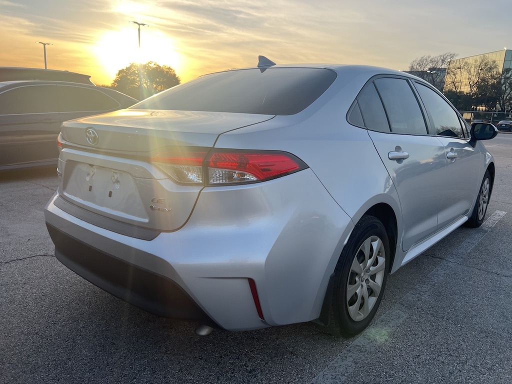 Used 2025 Toyota Corolla Hybrid LE Sedan