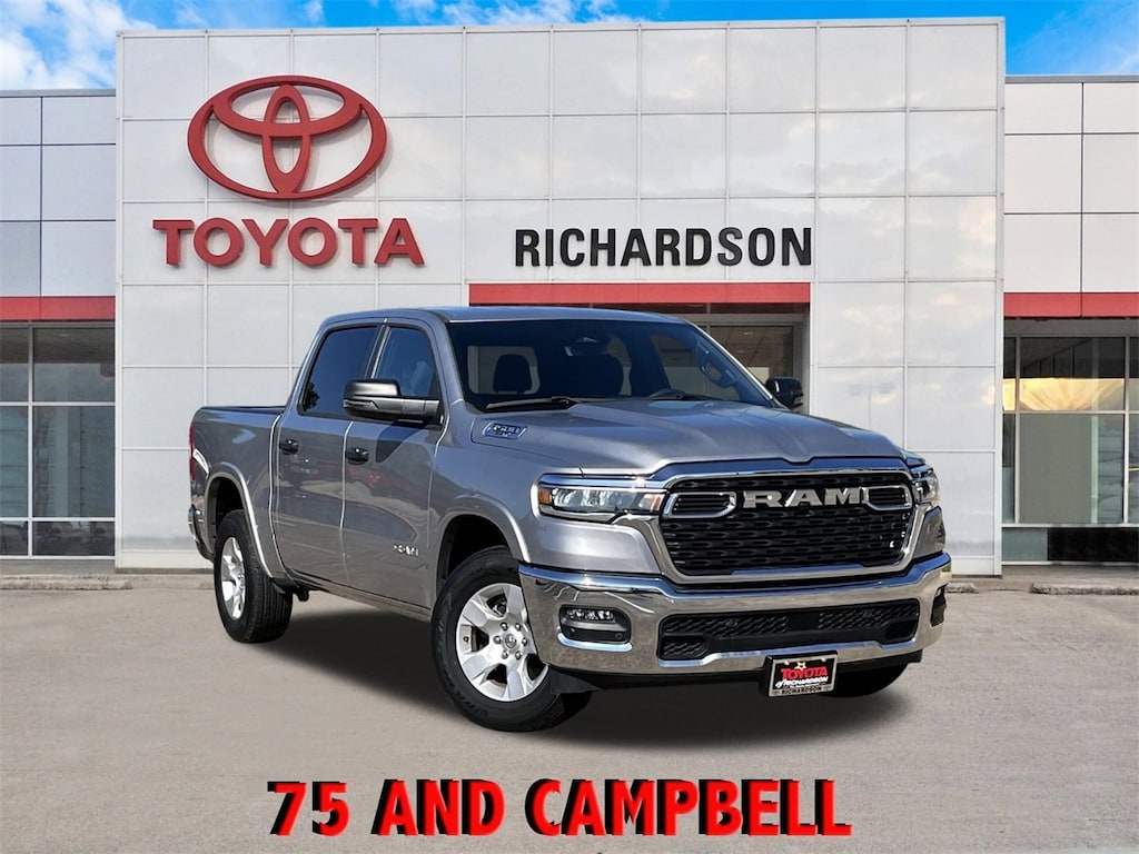 Used 2025 Ram 1500 Big Horn/Lone Star w/18-in Cast-Painted Alloy Truck Crew Cab