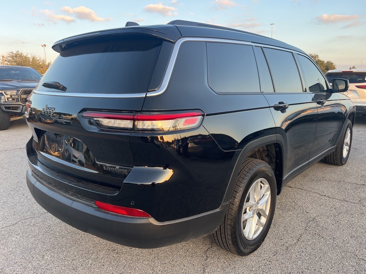 2025 Jeep Grand Cherokee Laredo X photo 4