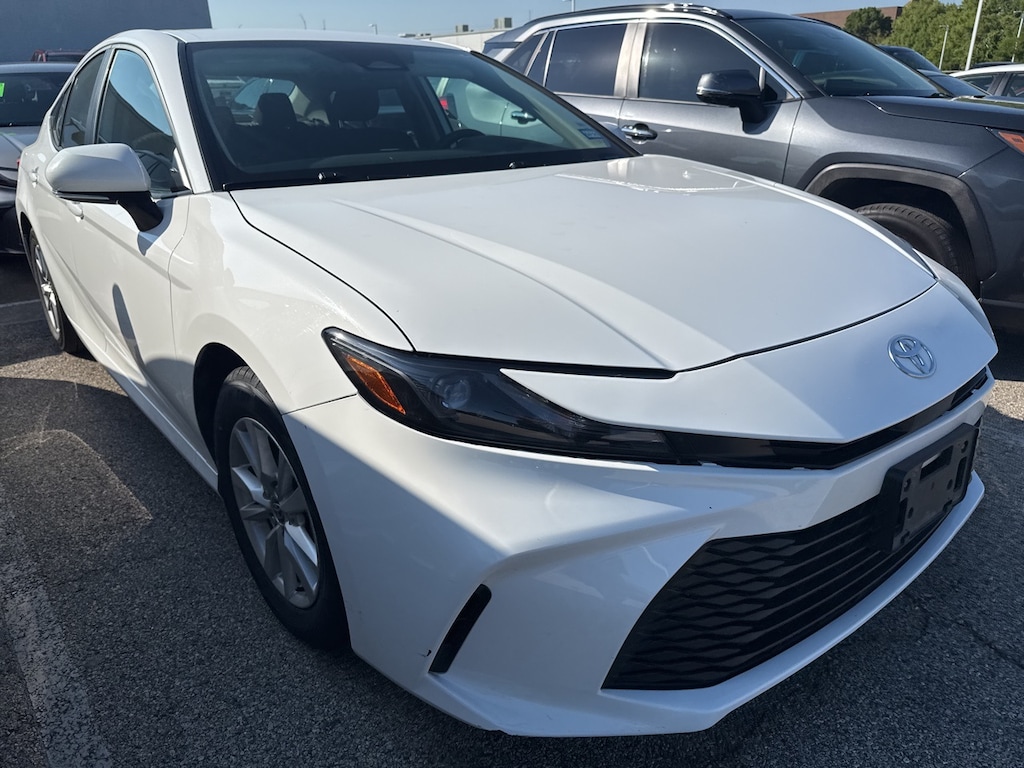 Used 2025 Toyota Camry LE w/16-Inch Silver-Finished Alloy Sedan