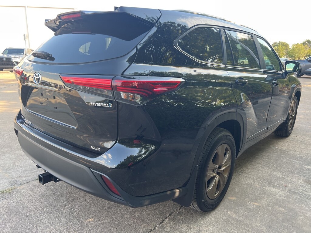 Used 2023 Toyota Highlander Hybrid Bronze Edition w/18 Bronze-Alloy SUV